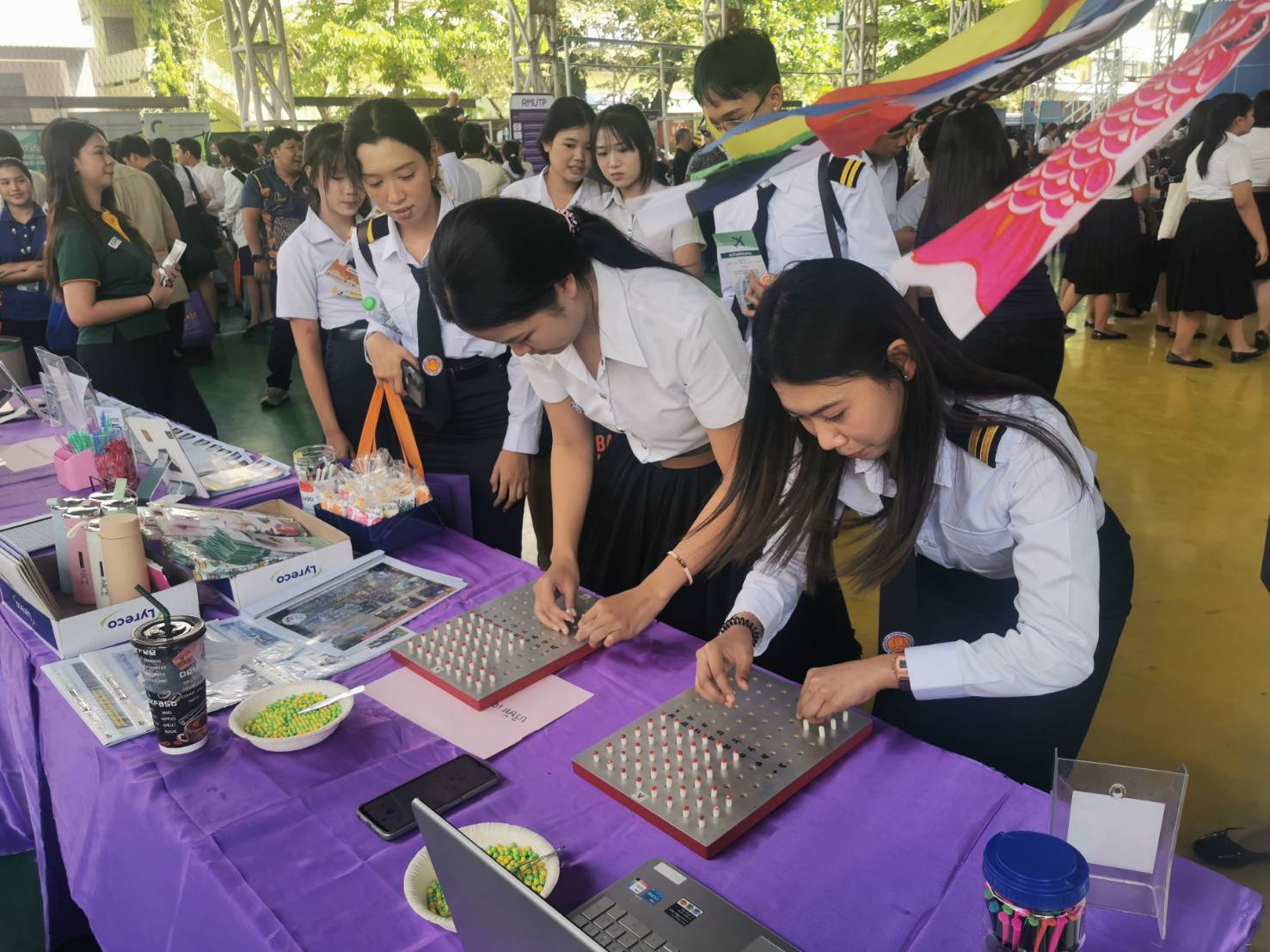 การรับสมัครและคัดเลือกผู้สมัคร