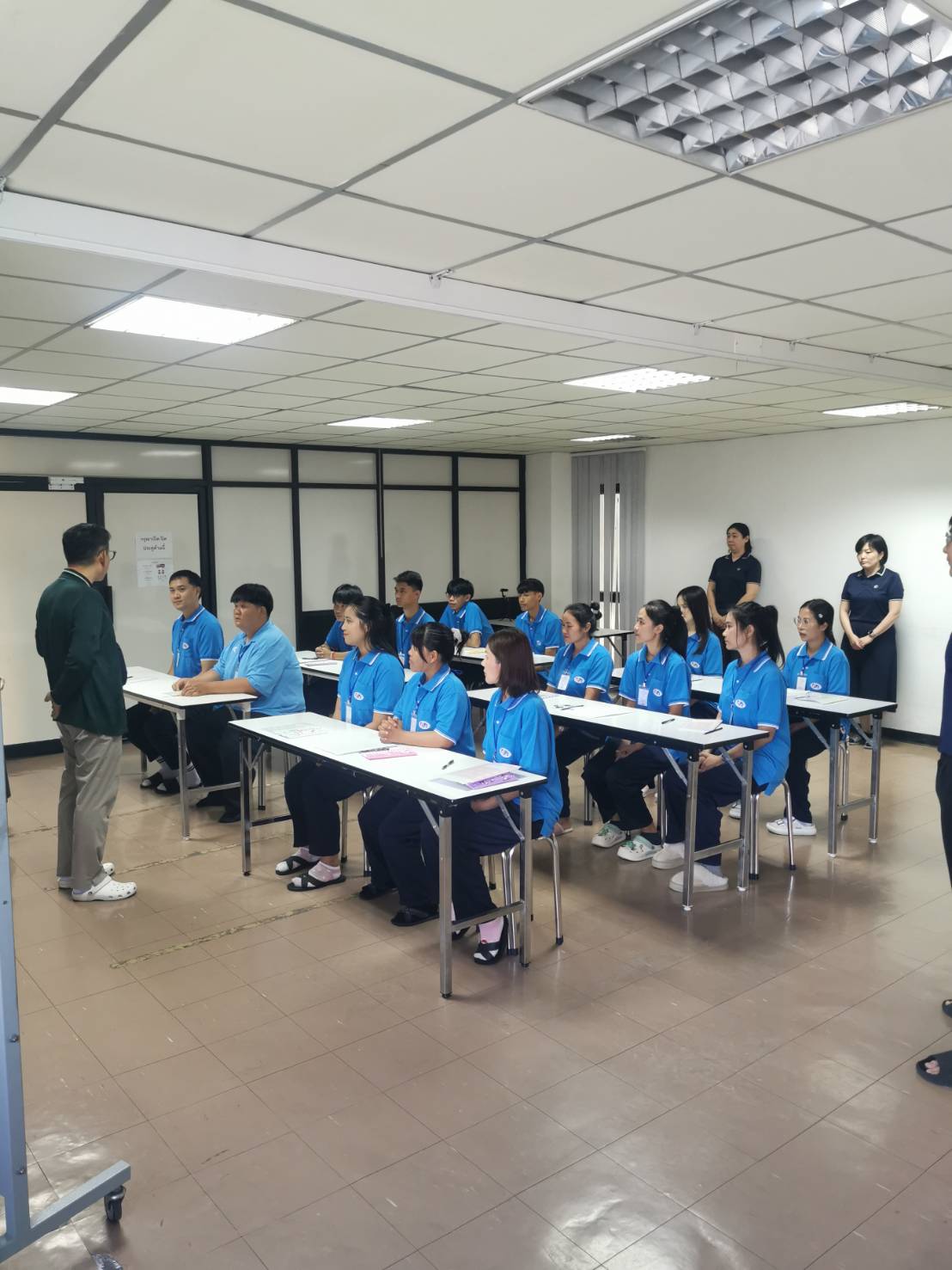 โรงเรียนสอนภาษาพัฒนอักษร